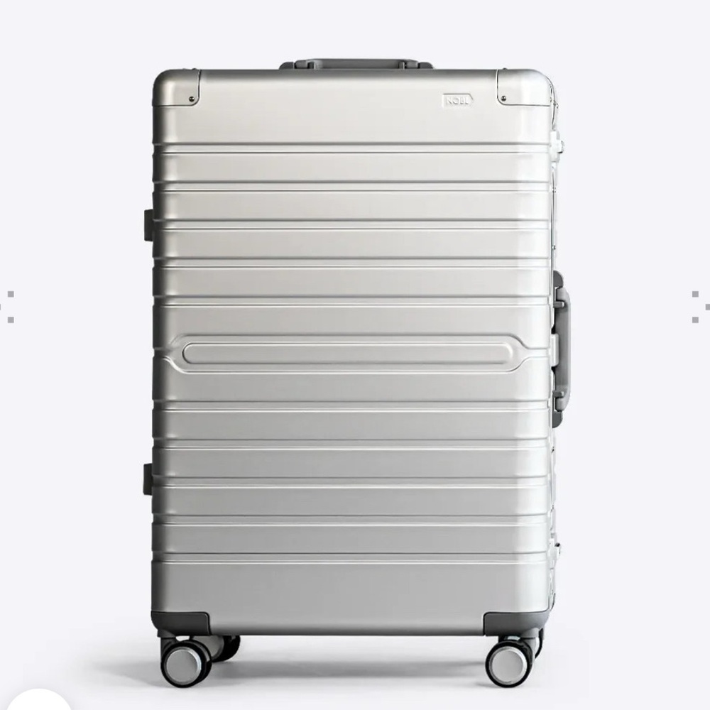 Stylish Silver Travel Bag NOBL